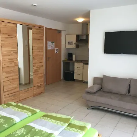 Boardinghouse Casita Amann アパート *